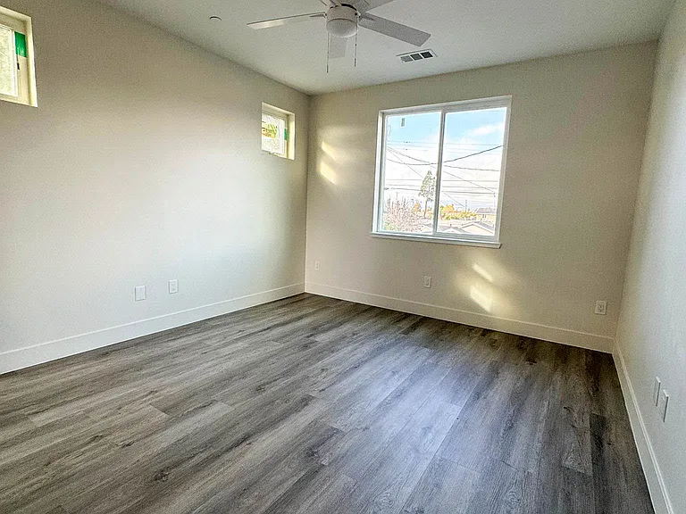 578 Marin Ave — Photo 4