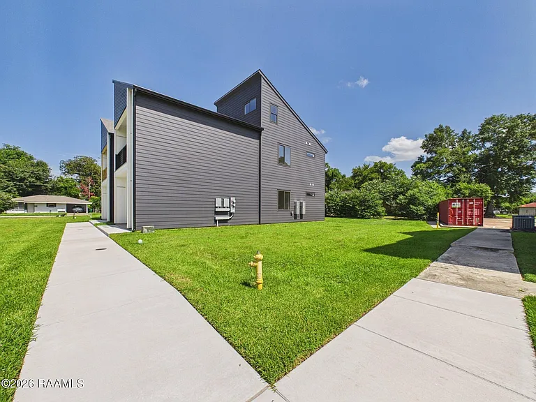 1120 S Washington St #101&201 — Photo 7