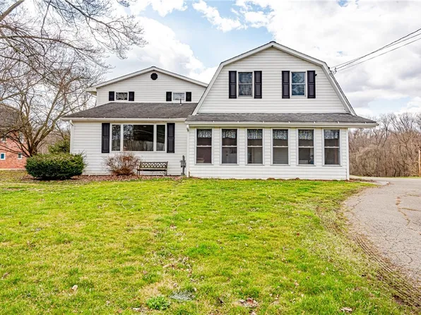 684 Saxonburg Rd, Butler, PA 16002