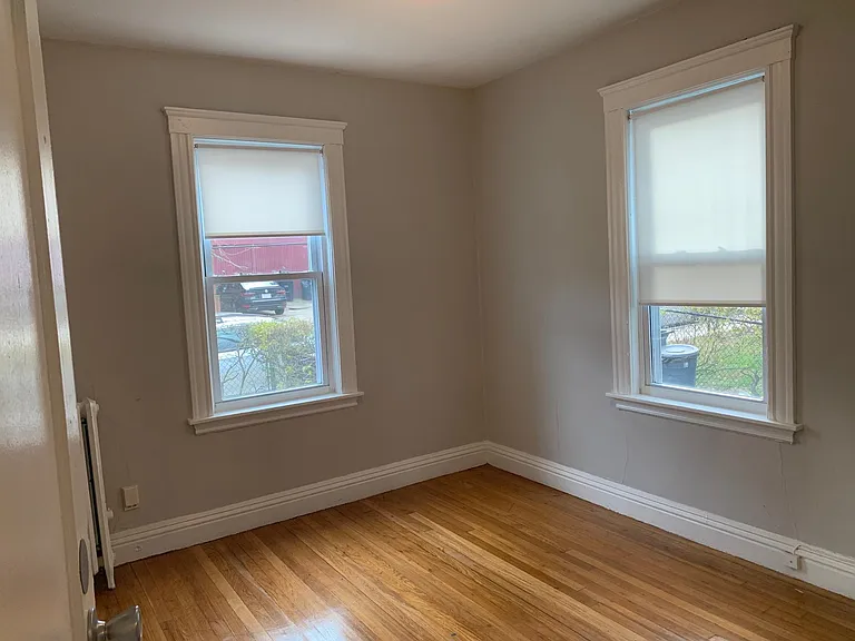 33 Lourdes Ave — Photo 11