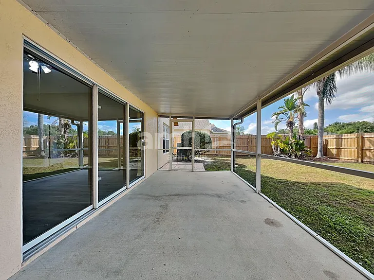 27437 Sugar Loaf Dr — Photo 16