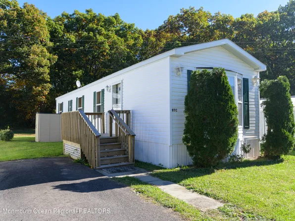 97 Circle Drive, Manchester, NJ 08759