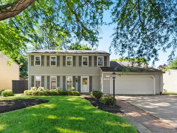 1720 Douglas Ln, New Haven, IN 46774