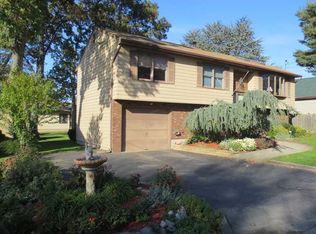 40 Vivian Ave, North Providence, RI 02904