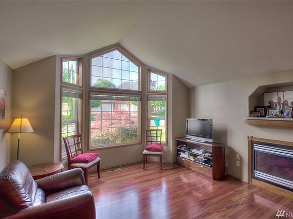3rd image of 2512 Cedar Park Loop SE