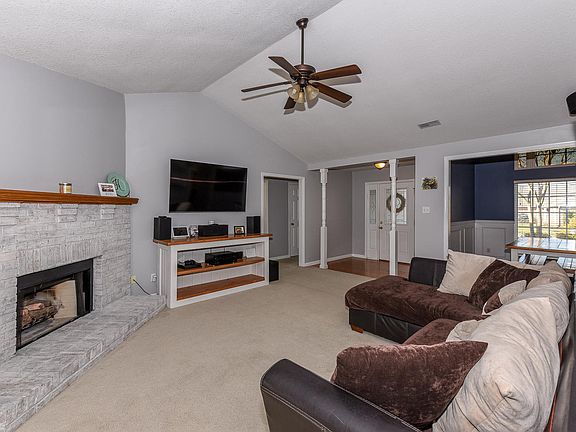 2nd image of 1344 Newbury Ln