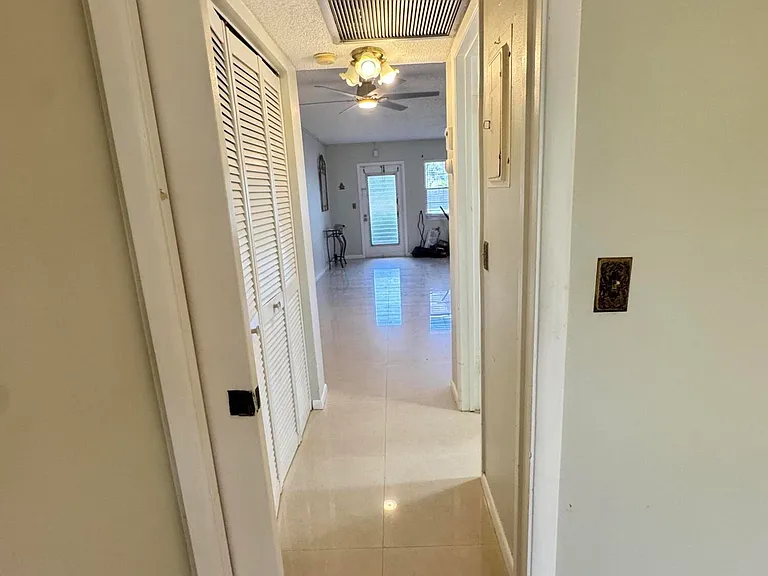 1036 Harwood #1036-D — Photo 12