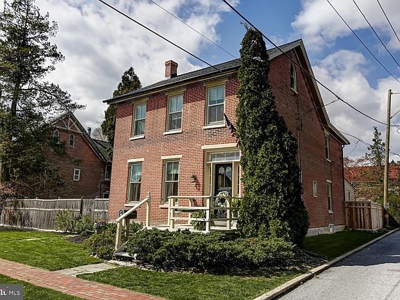 2nd image of 300 Marshall St