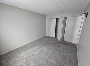307 N Prairieview Rd, Mahomet, IL 61853