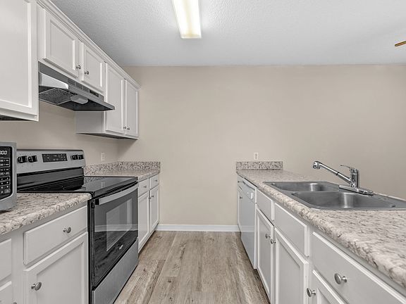 5th image of 2301 Michigan Ave #41