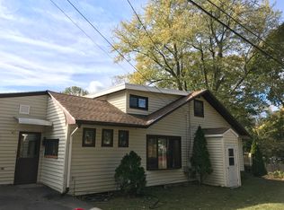 14 Ridgefield Rd, Wayland, MA 01778