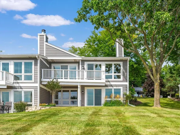 N27W29911 Maple AVENUE #7, Pewaukee, WI 53072