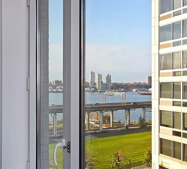 100 Riverside Blvd #5D