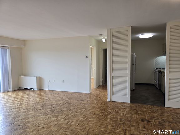 4th image of 30 Woodland Street