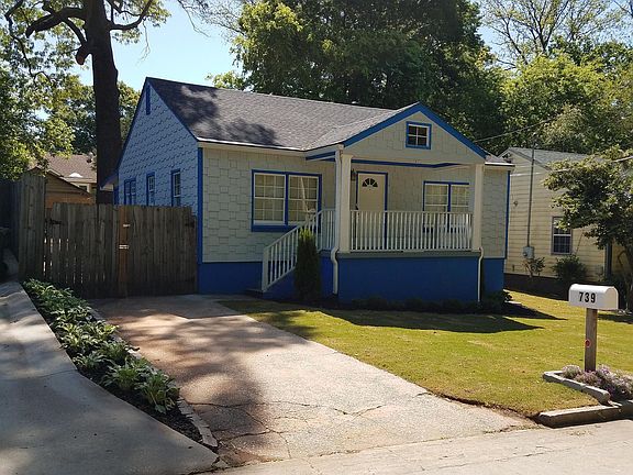 Left view of the house