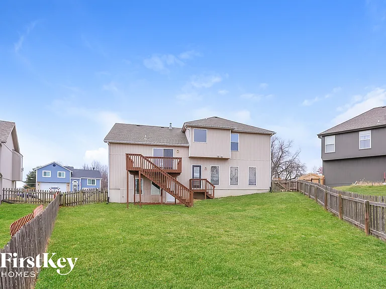 912 Madelyn Dr — Photo 15
