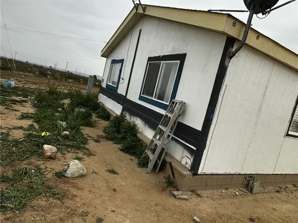 7777 Camellia Rd, Phelan, CA 92371