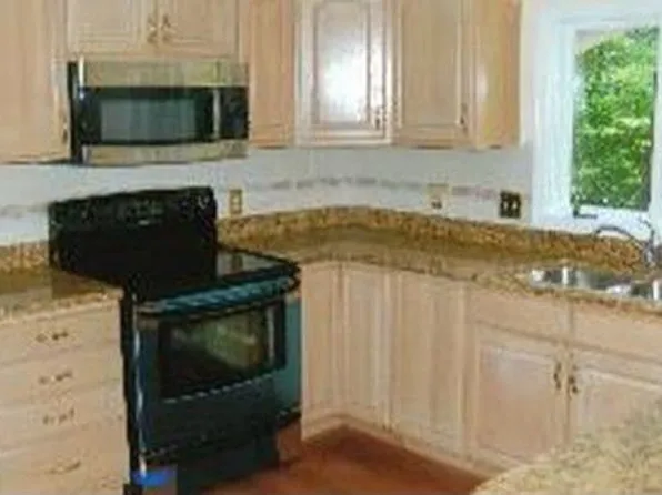 1852 Buddingbrook Ln, Winston Salem, NC 27106