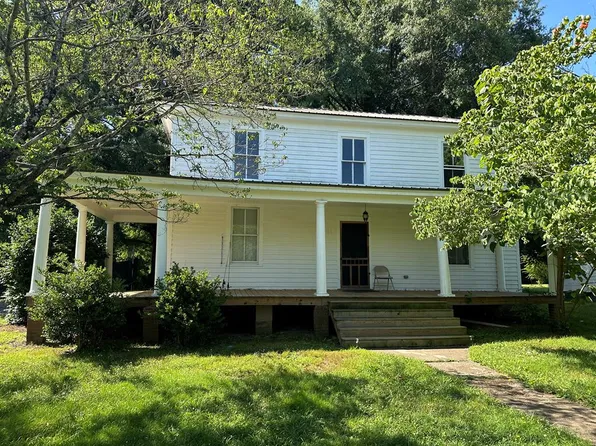 61 Drew St, Chase City, VA 23924