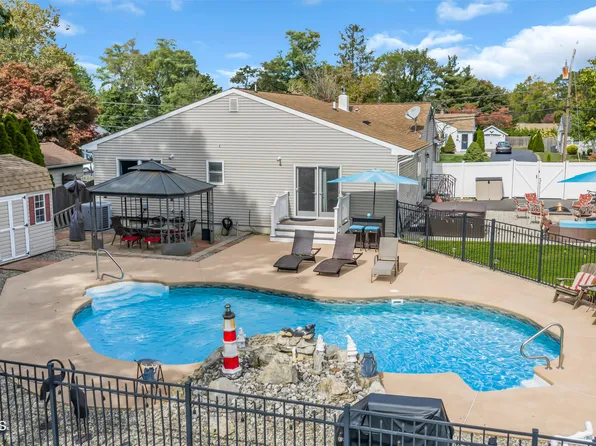 16 Maryland Avenue, West Long Branch, NJ 07764