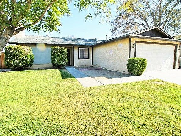5th image of 1213 Cabrillo Dr