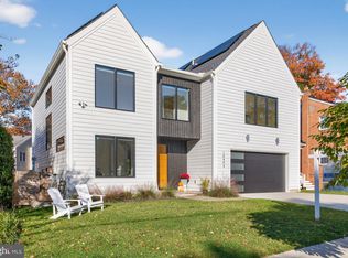 10404 Hebard St, Kensington, MD 20895