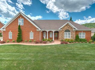 121 Golf Ridge Dr, Kingsport, TN 37664