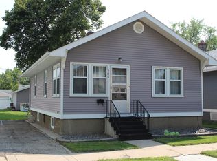 206 7th Ave NE, Aberdeen, SD 57401