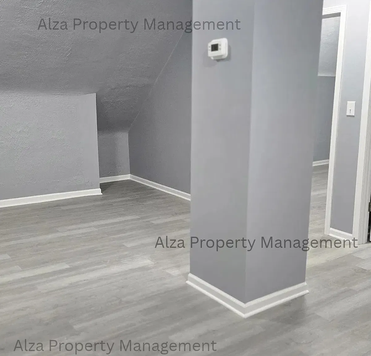 1639 Victoria Ave — Photo 1