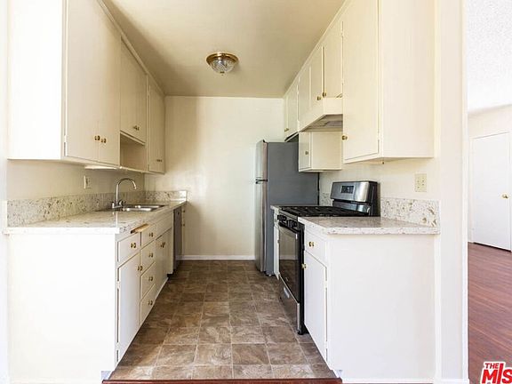 3rd image of 10803 Otsego St APT 6