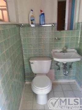 2nd image of 219 Loma Park Dr