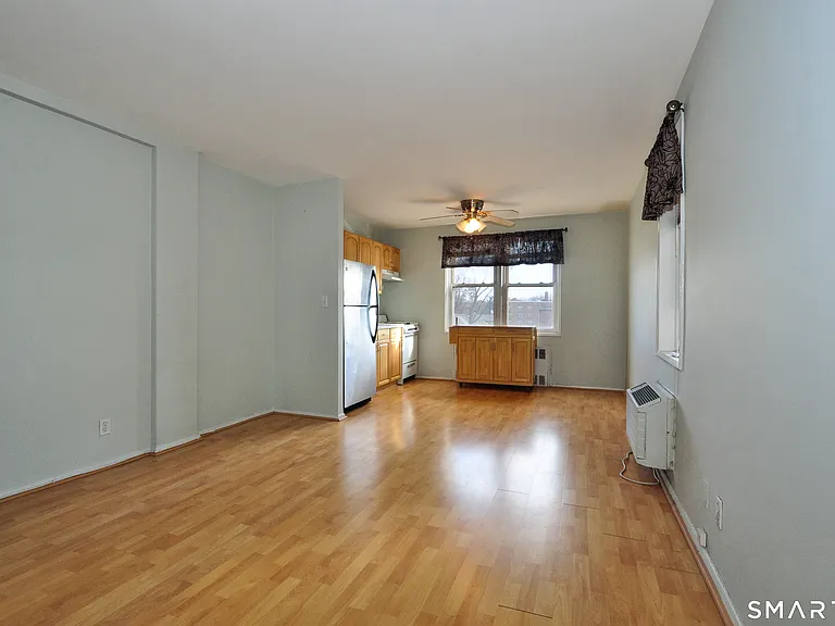 39 Glenbrook Rd #2W — Photo 6