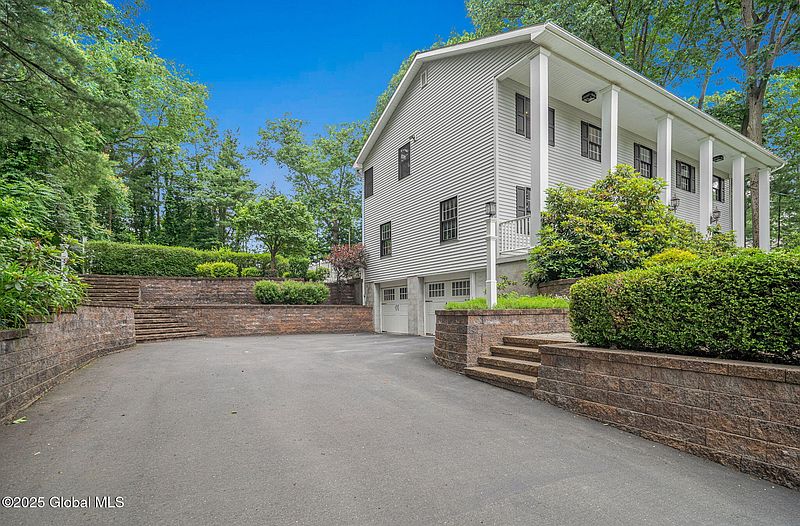 3rd image of 13 Tulip Tree Lane