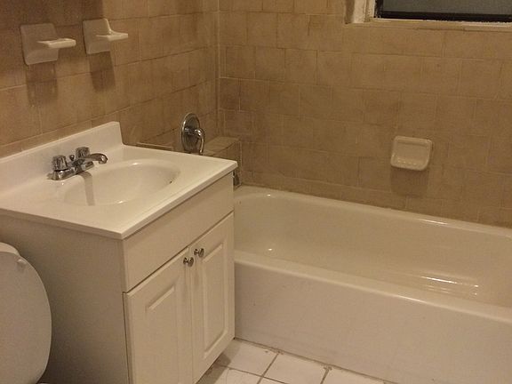 5th image of 4014 Carpenter Ave APT 3D