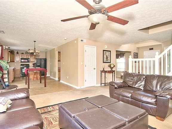 3rd image of 1876 Westport Dr
