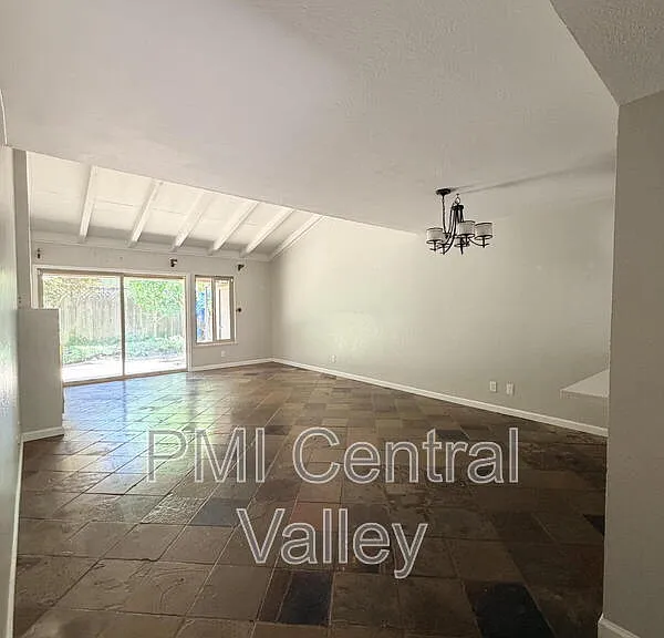 3440 W Benjamin Holt Dr — Photo 6