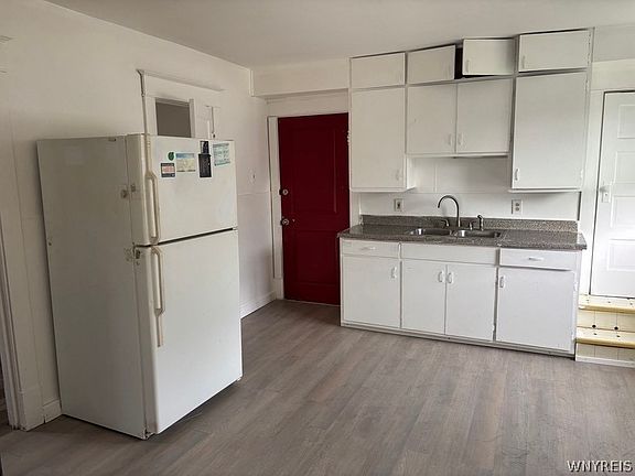 5th image of 78 Center St