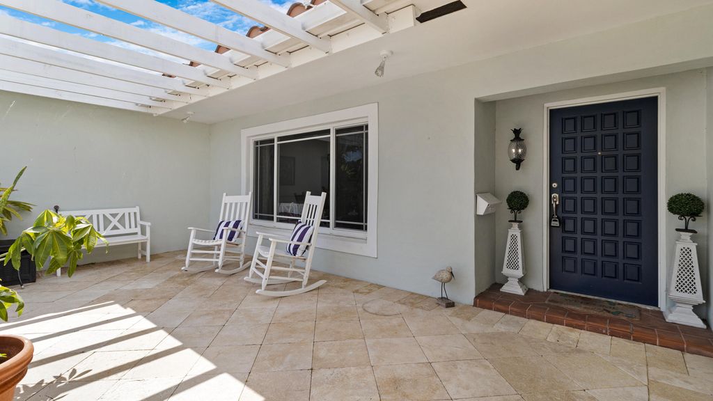 2750 NE 8TH Court, photo 5