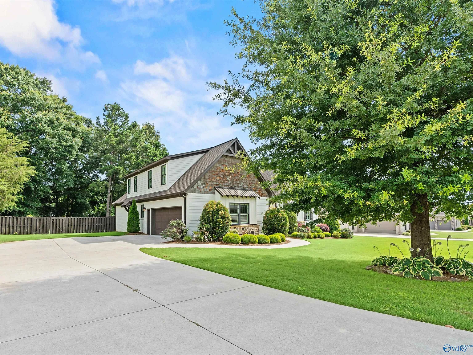 4 bed, 3.0 bath, 4003 sqft, $4,800 — Photo 3