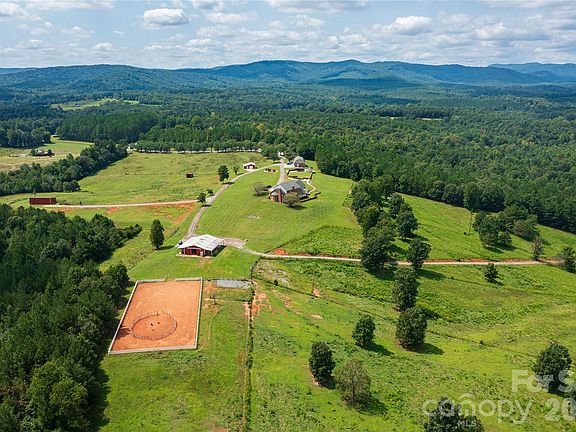 5th image of 517 Cub Creek Rd