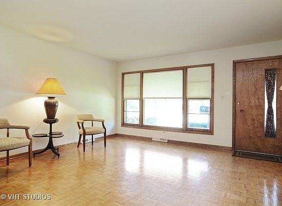 3rd image of 2591 Parkwood Ln