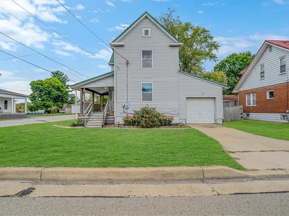 32 Main St, Smithfield, PA 15478