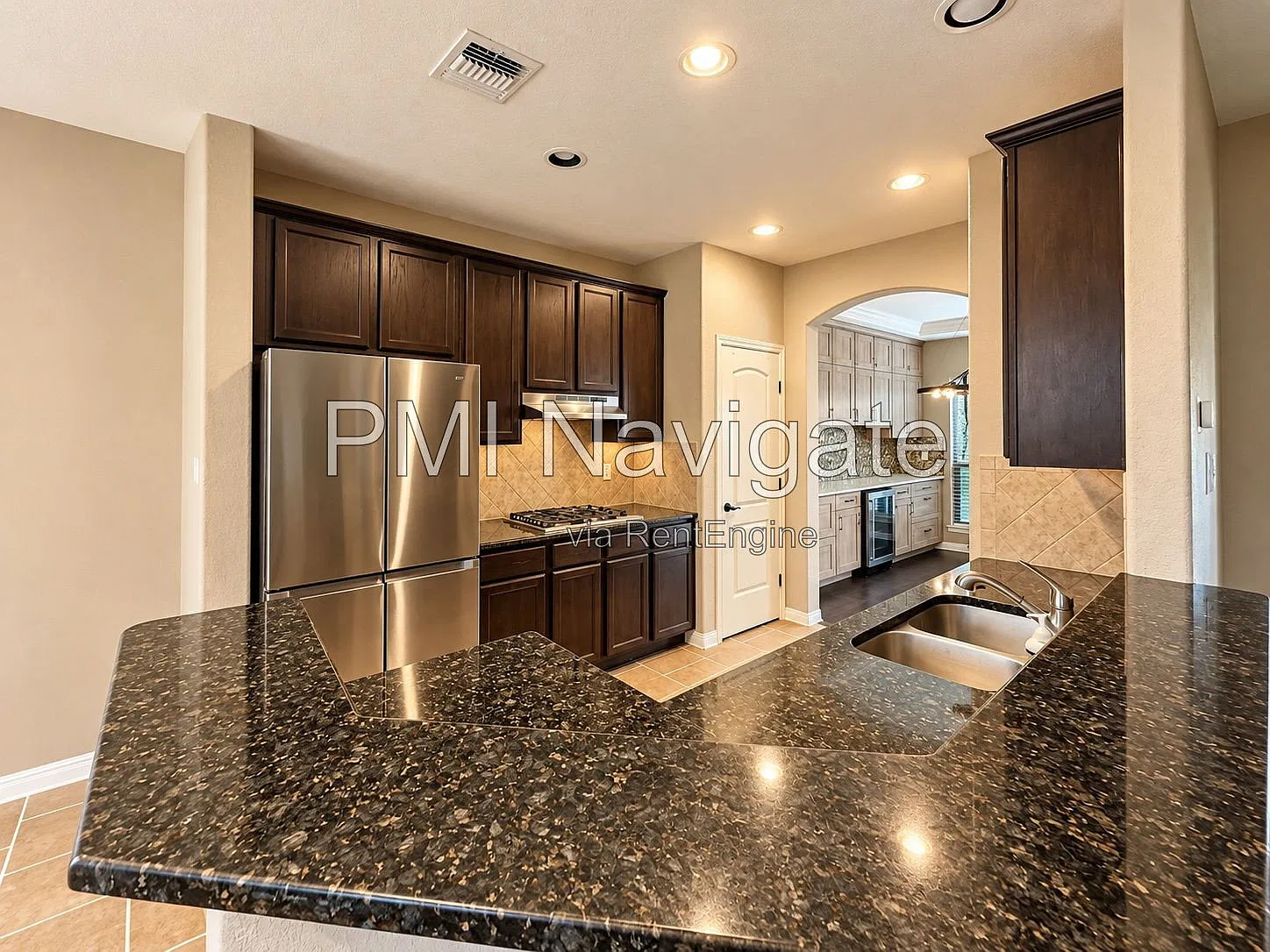 4 bed, 2.5 bath, 2456 sqft, $2,700 — Photo 4