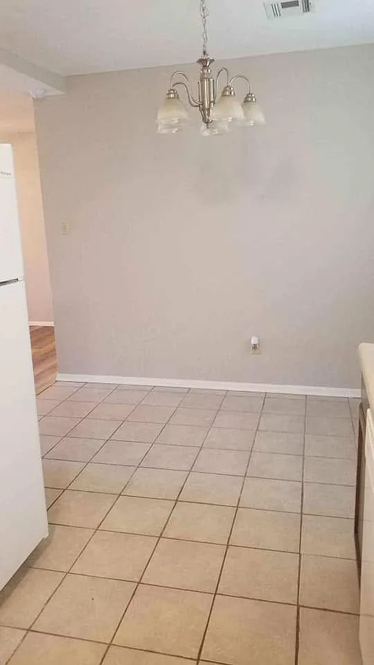 3 bed, 1300 sqft, $1,100 — Photo 3