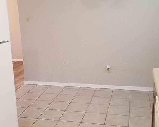 3rd image of 923 SW 34th St