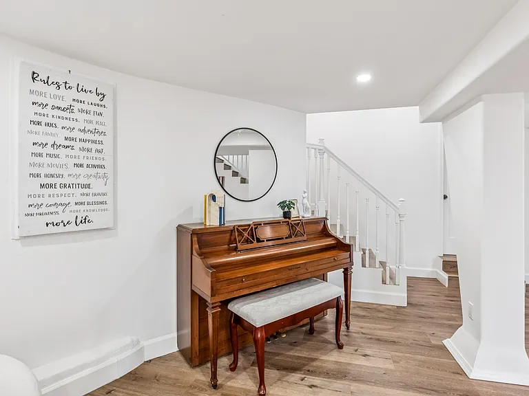 610 Hillcrest Blvd — Photo 34