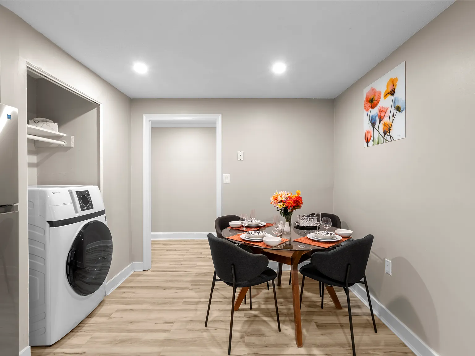 3 bed, 1273 sqft, $2,385 — Photo 4