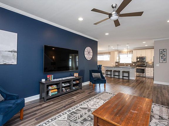 5th image of 111 Silverhawk Ln