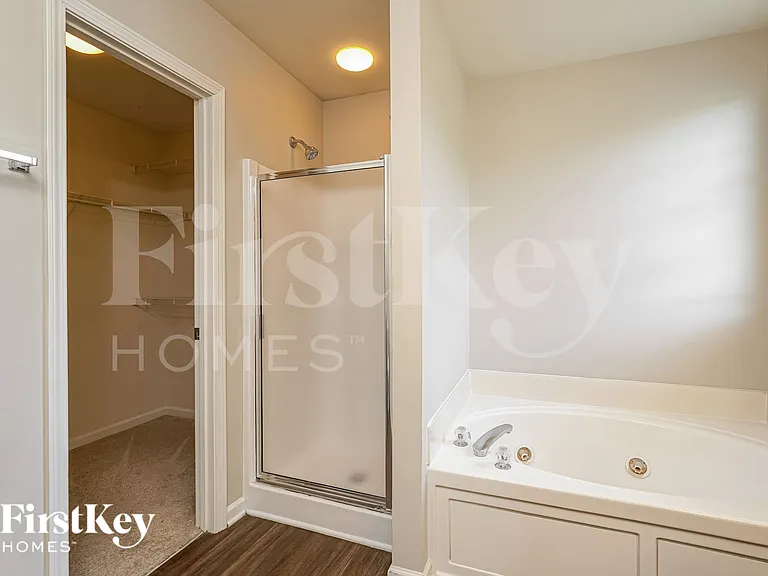 4204 Laurel Ridge Cir — Photo 12