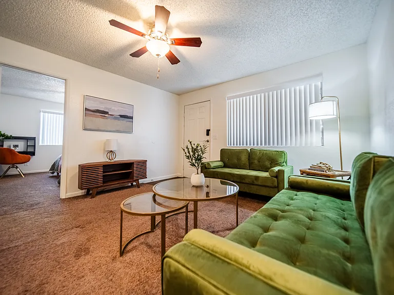Country Club Vista Apartments — Photo 17